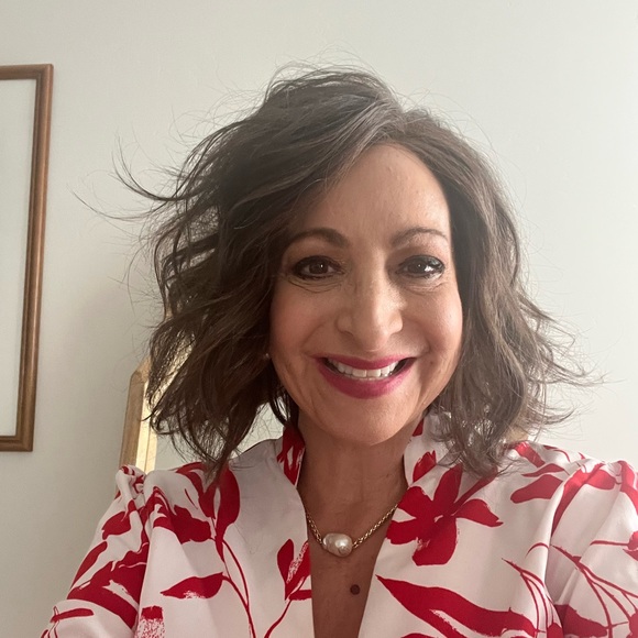 Meet your Posher, Beatrice - Picture 1 of 1